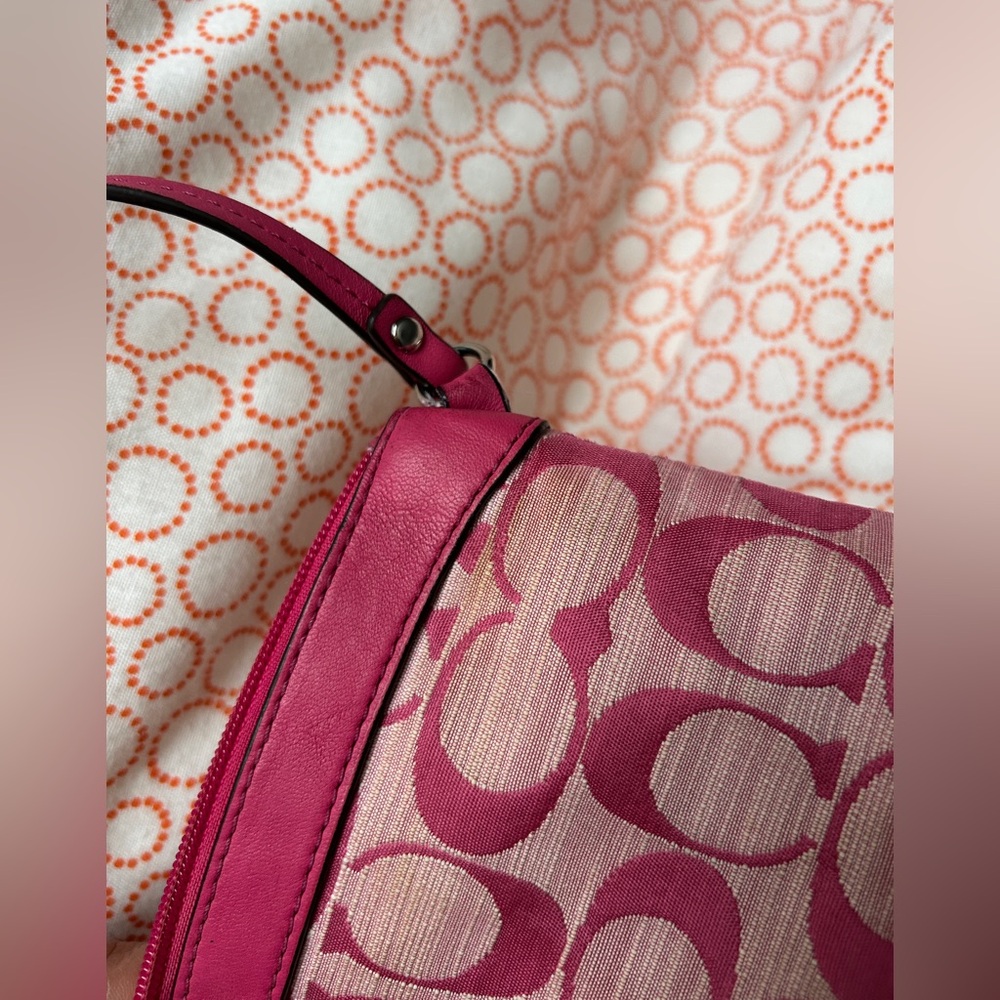 Vintage Coach Pink Wristlet Bag - Picture 5 of 11